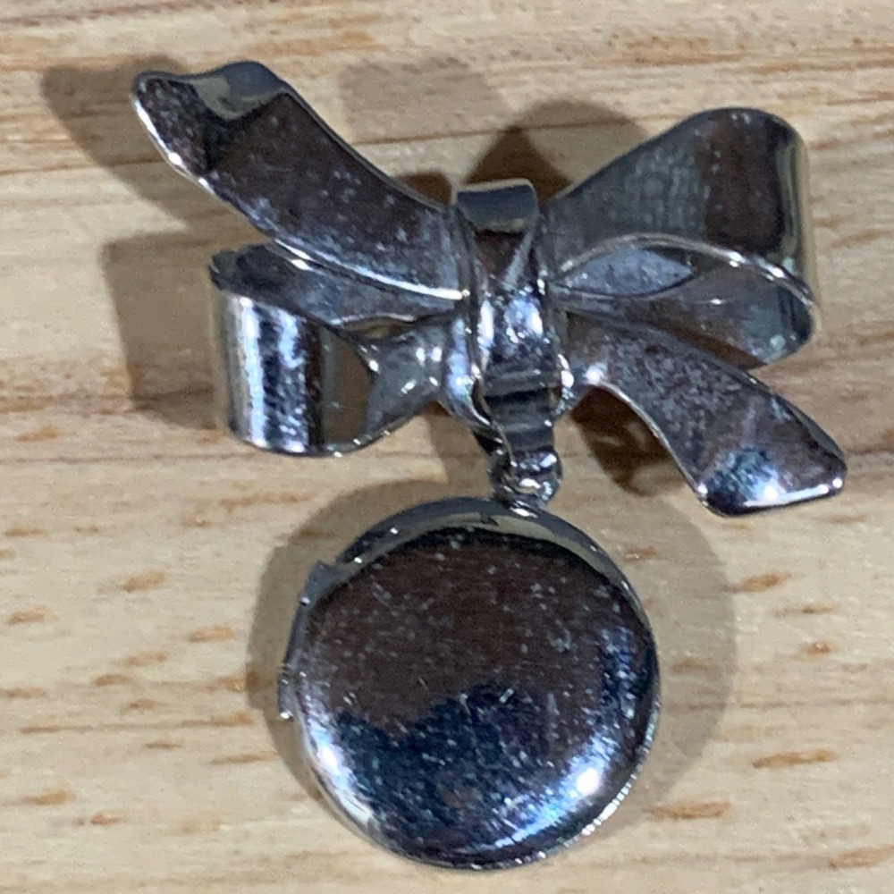 Women's‎ Brooch Locket Silver Bow Dangle Vintage Style Coquette Pin